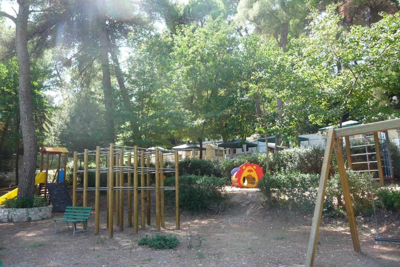 Happy Camp Mobile Homes In Camping Villaggio Internazionale Сан Менайо Екстериор снимка