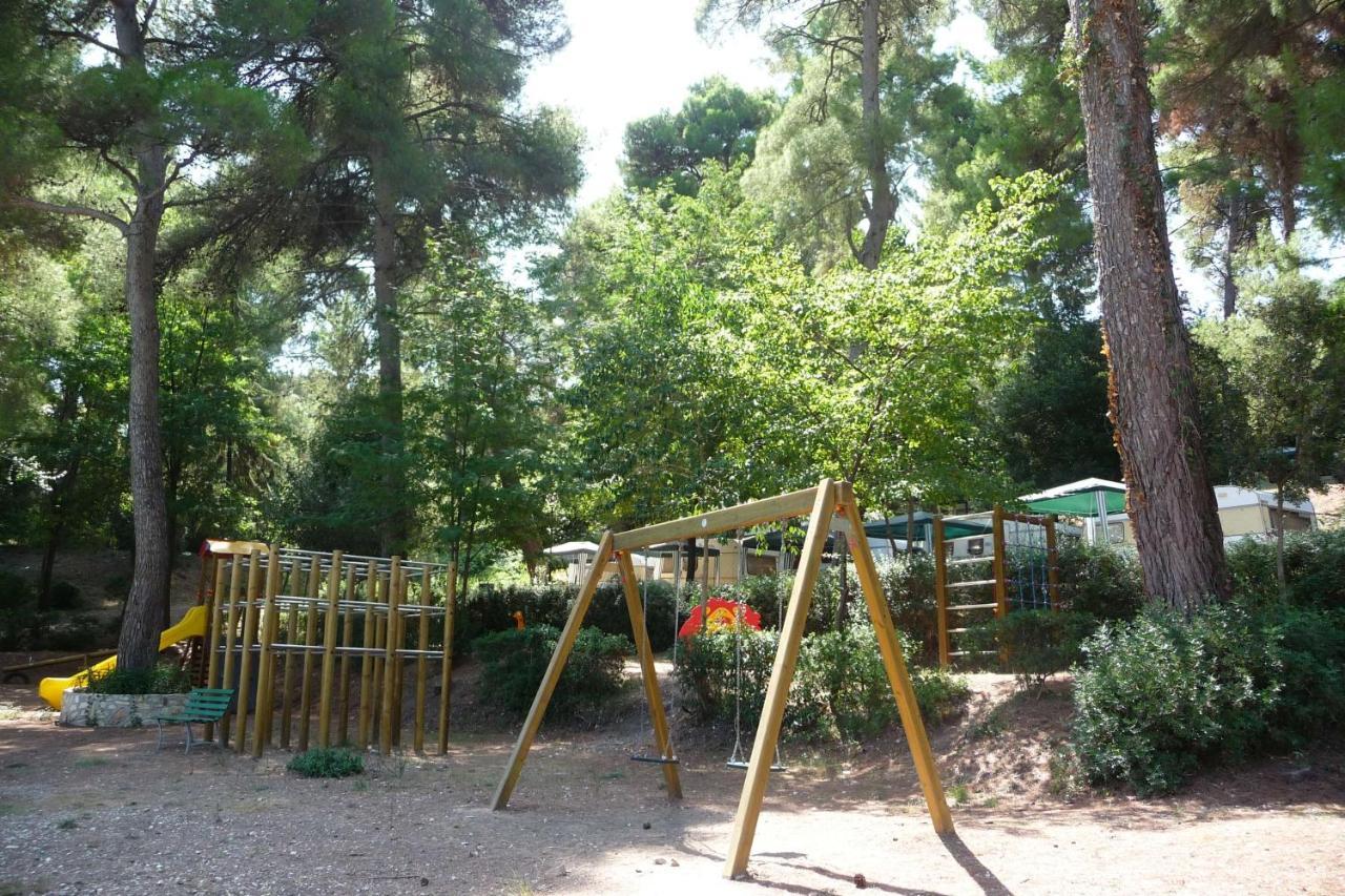 Happy Camp Mobile Homes In Camping Villaggio Internazionale Сан Менайо Екстериор снимка