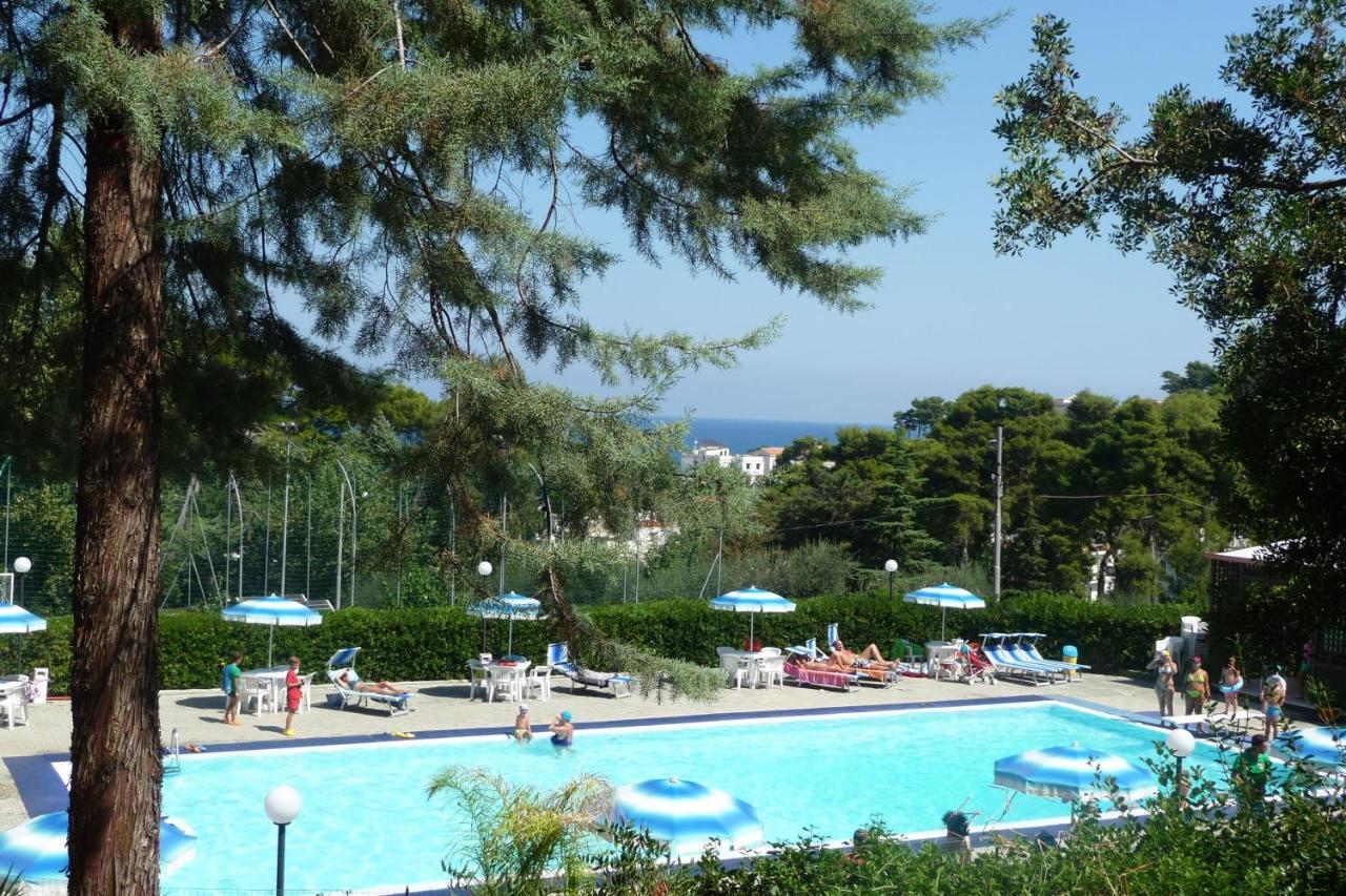 Happy Camp Mobile Homes In Camping Villaggio Internazionale Сан Менайо Екстериор снимка